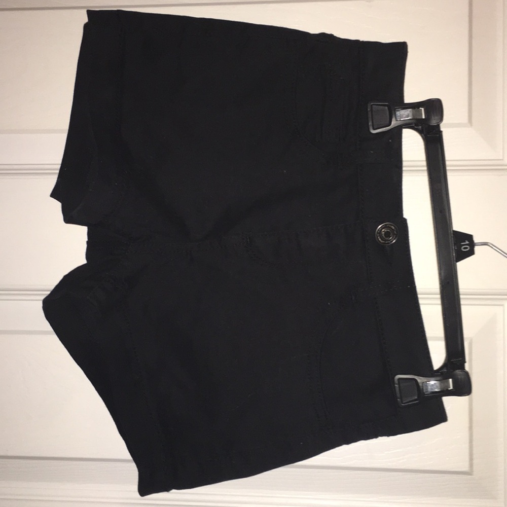 Stylish black shorts in GREAT condition